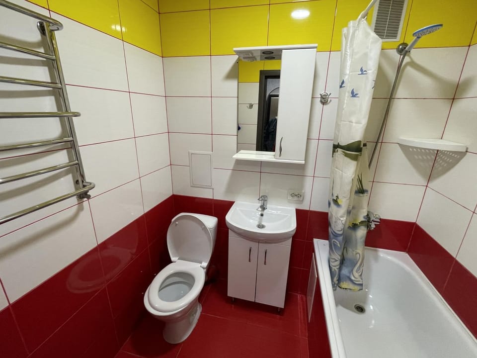 Shower, Toilet, Bathroom