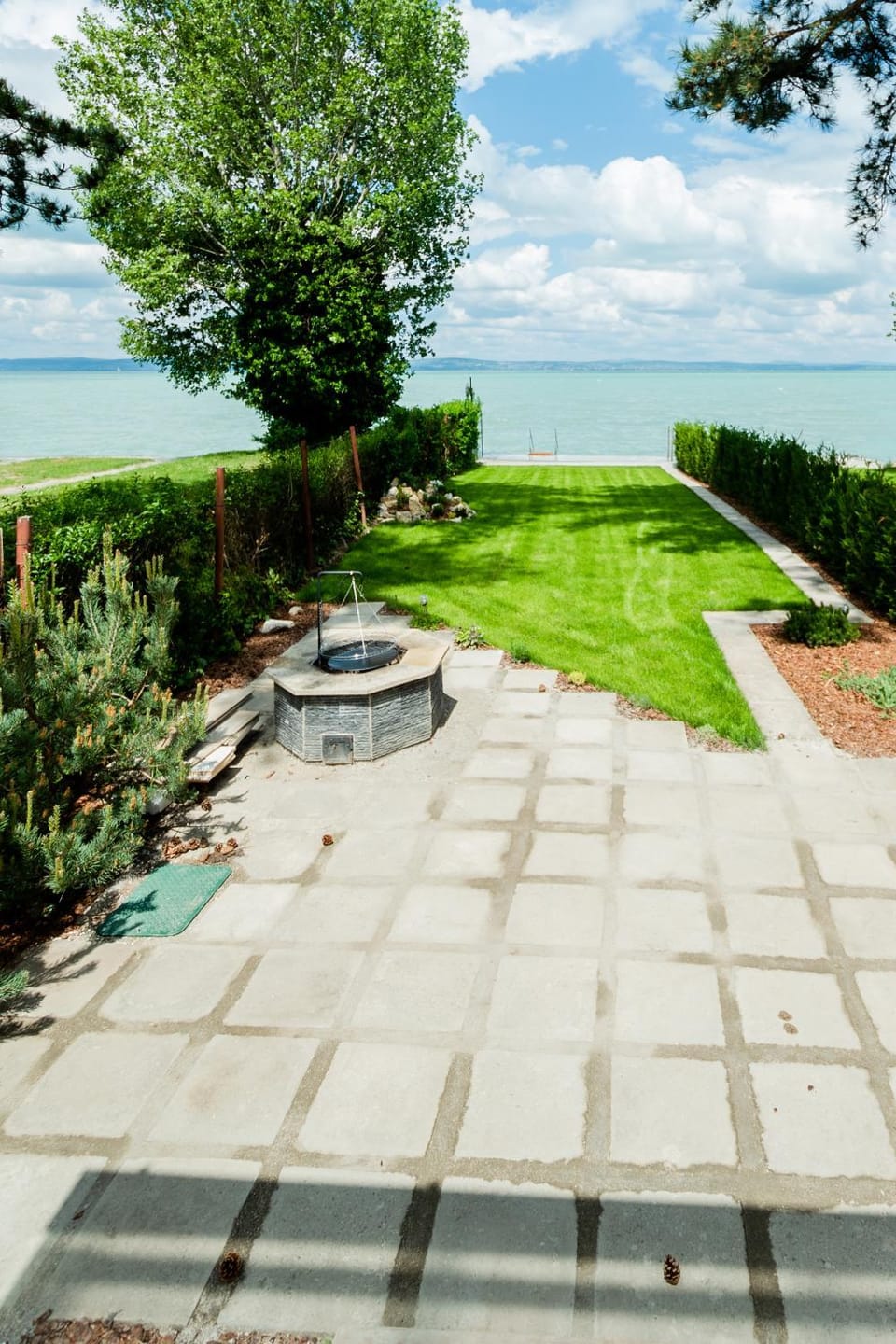 Garden, Beach, Lake view, Sea view
