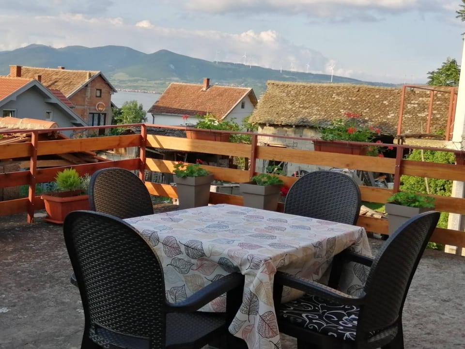 Balcony/Terrace, River view