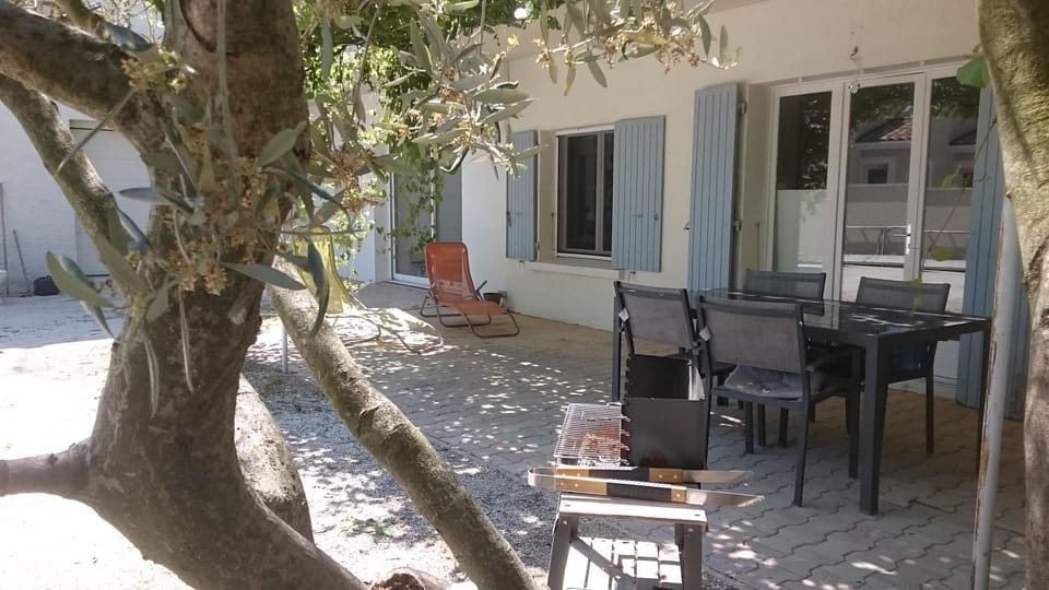 Maison dans quartier calme House in L'Isle-sur-la-Sorgue