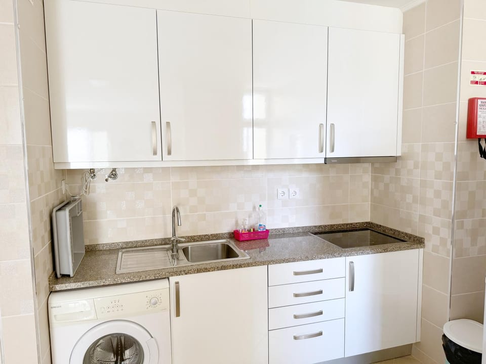 Coffee/tea facilities, Kitchen or kitchenette, Communal kitchen, Area and facilities, Area and facilities, Meals, Facility for disabled guests, internet, stove, washing machine, kitchen, kitchen, air conditioner, air conditioner