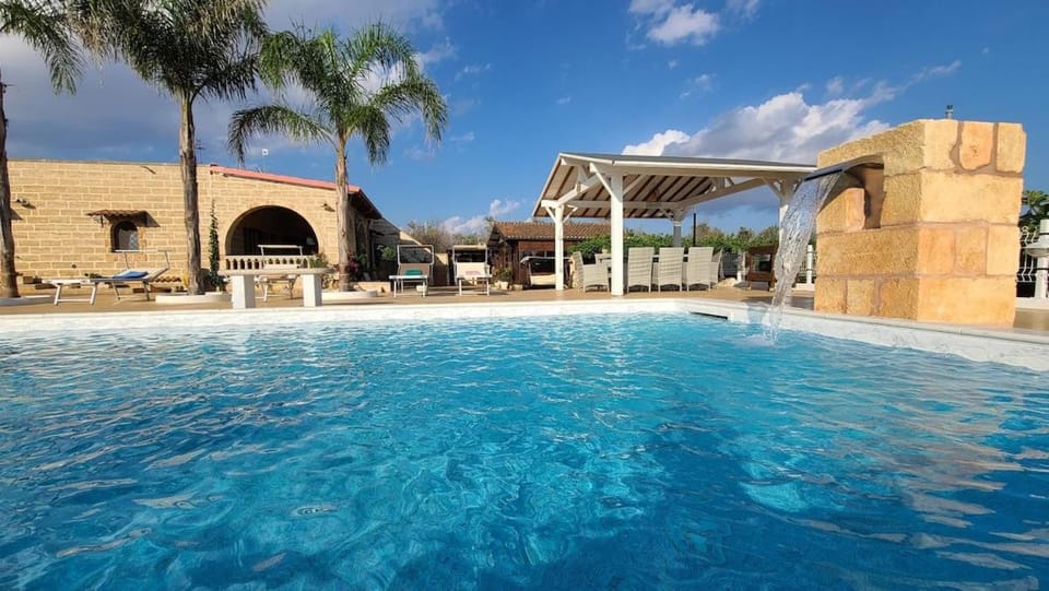 Villa Anna Salento - due camere con piscina, cucina e BBQ a pochi minuti dal mare Bed and Breakfast in Apulia
