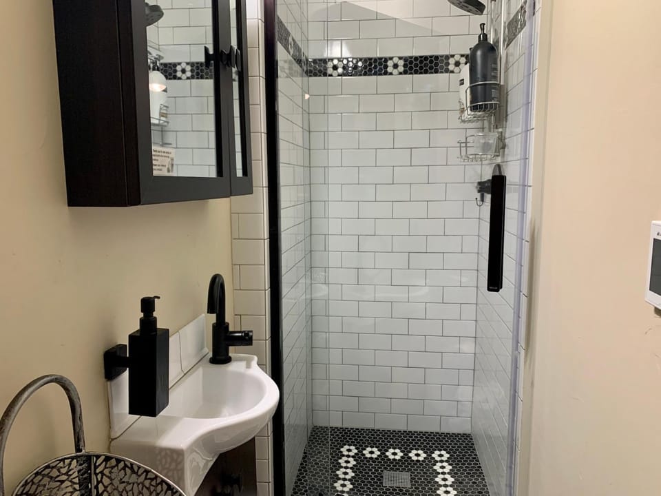 The Chic Guest Retreat in Old Town near CSU House in Fort Collins