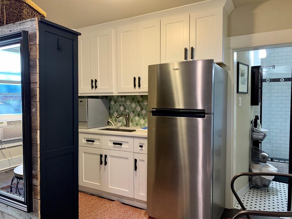 The Chic Guest Retreat in Old Town near CSU House in Fort Collins