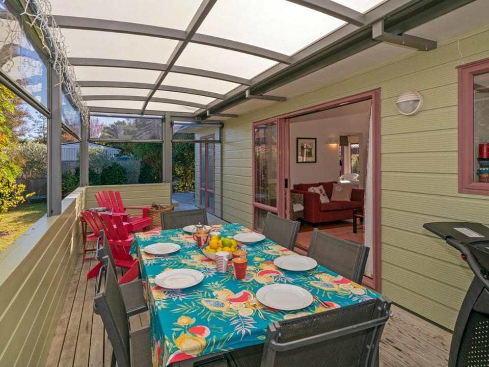 Carefree at Cooks - Cooks Beach Bach House in Auckland Region