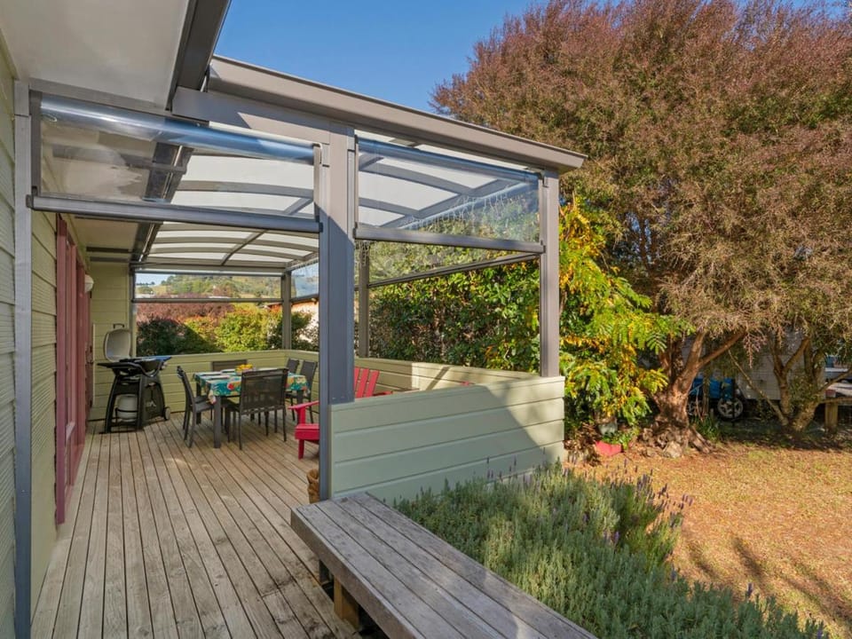 Carefree at Cooks - Cooks Beach Bach House in Auckland Region