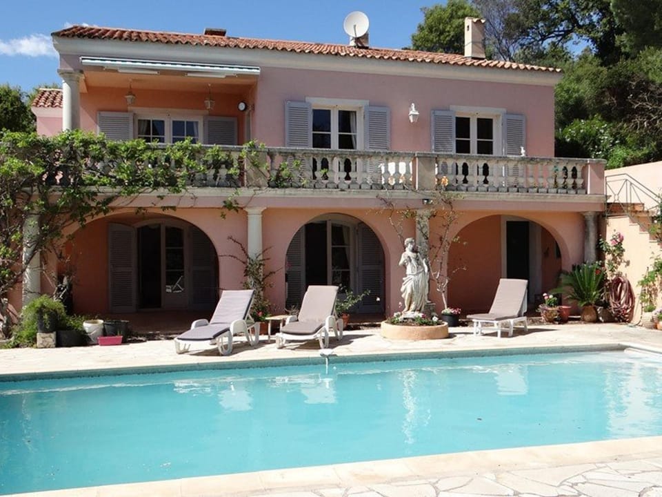 Villa 4 chambres avec piscine et terrasses - FR-1-100-239 Villa in Cavalaire-sur-Mer