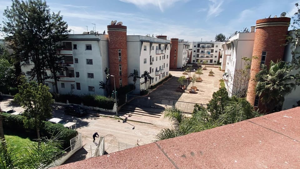 Garden view, Street view, Parking