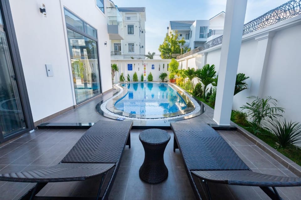 Property building, Swimming pool