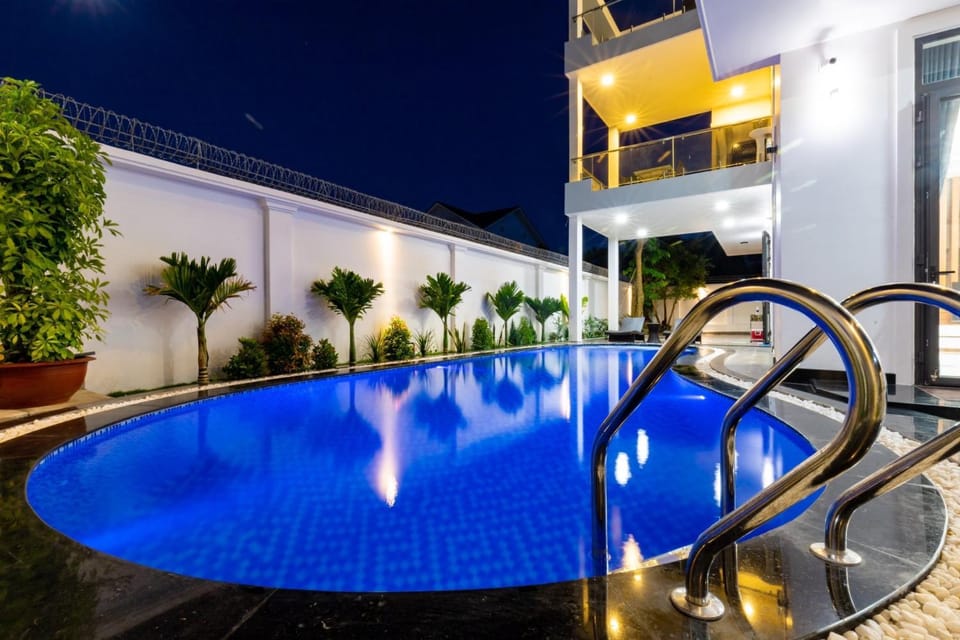 Property building, Swimming pool