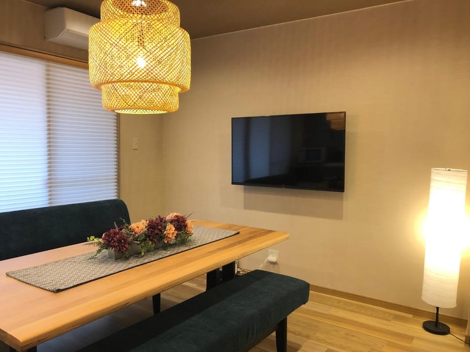 TV and multimedia, Living room, Dining area