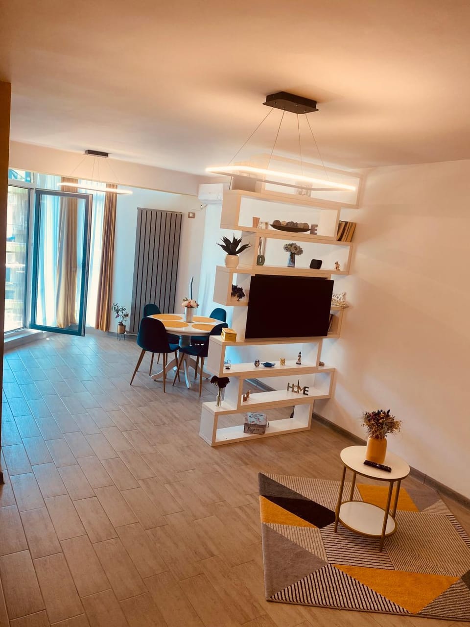 LUXURY KLN BY ALEZZI Mamaia Nord Apartment in Constanța County