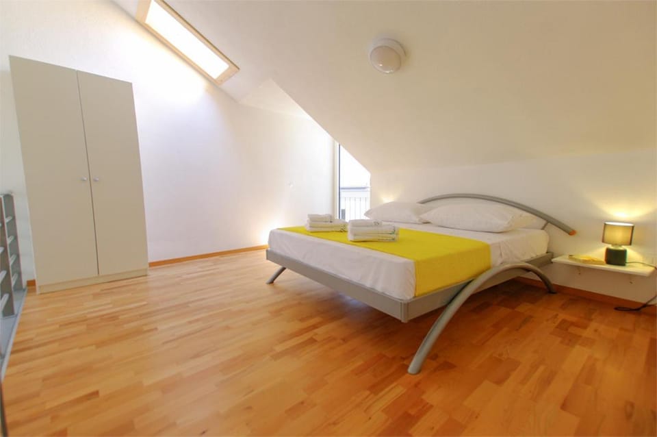 Markov Place Apartment in Murter