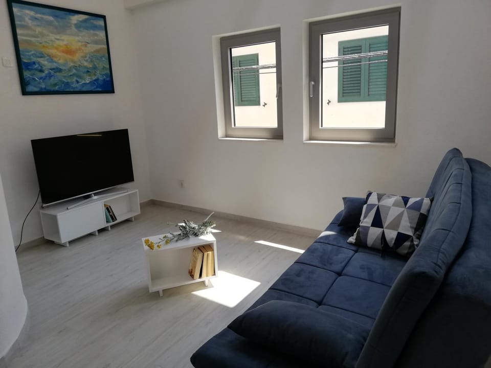Markov Place Apartment in Murter