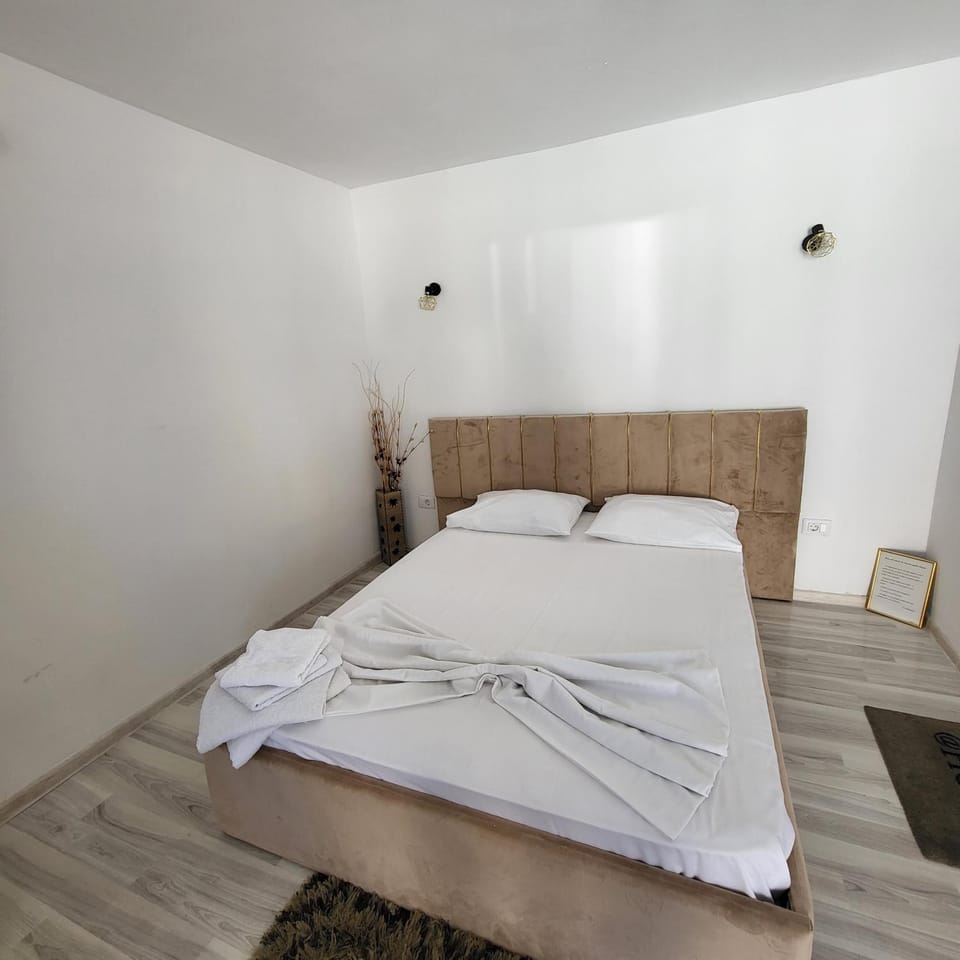 YANNIS GUEST HOUSE Bed and Breakfast in Constanța County