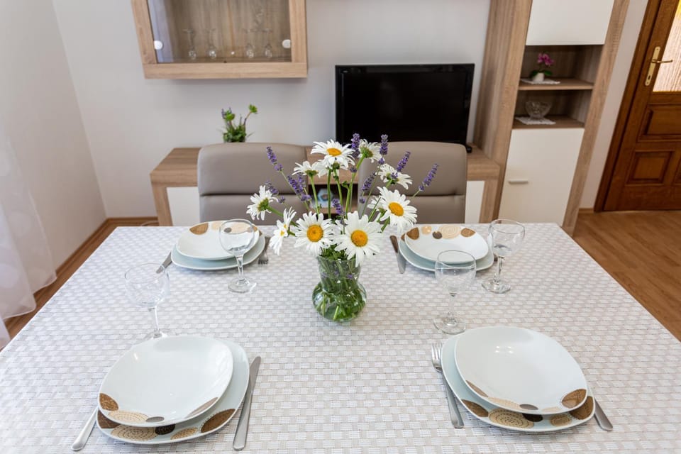 Apartment Mira Šilo-Krk Apartment in Primorje-Gorski Kotar County