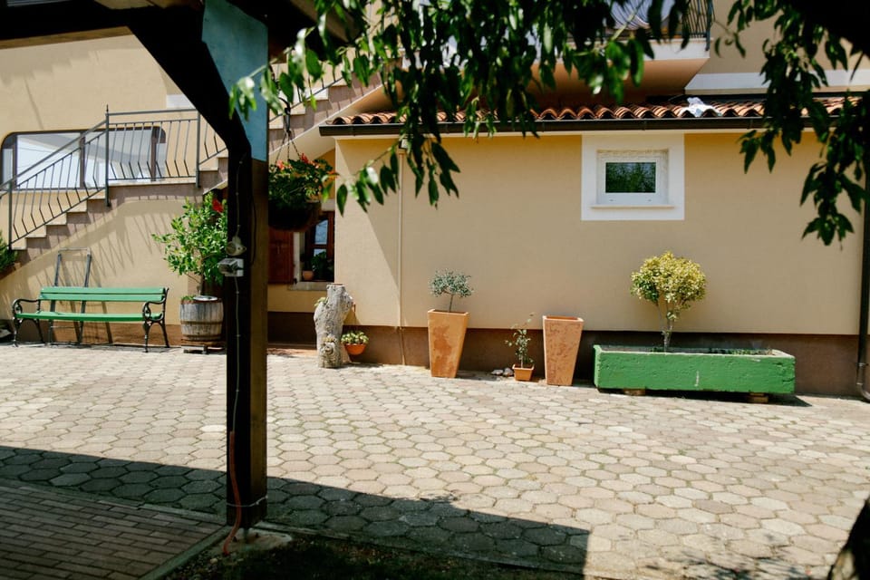 Garden, Balcony/Terrace
