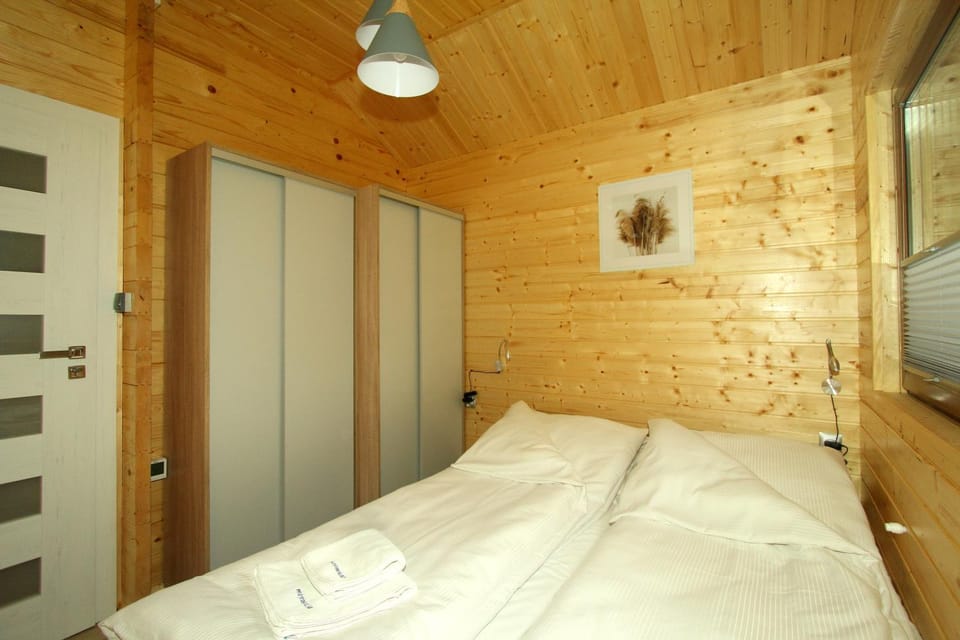 Bedroom, wardrobe