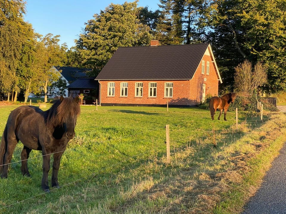 Facade/entrance, Off site, Family