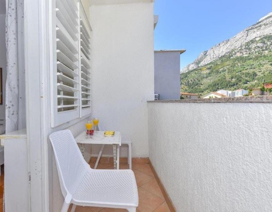 Balcony/Terrace, Mountain view, Internal: Not applicable to any particular room