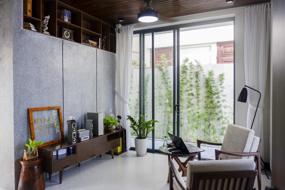 Living room, Seating area