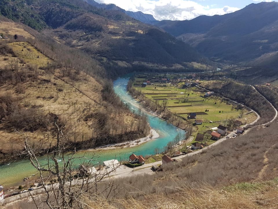 Text overlay, Area and facilities, Sports