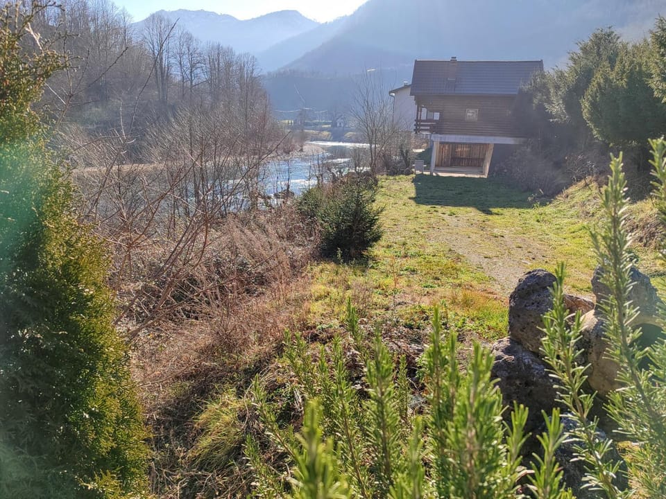 Property building, Spring, Day, Natural landscape, Lake view, Mountain view, River view