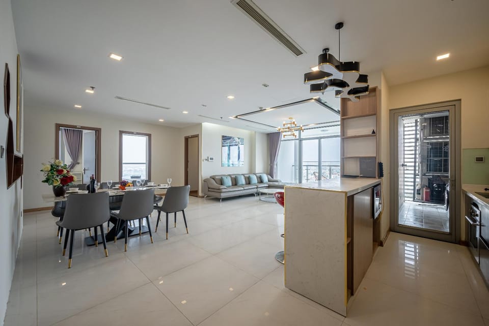 TV and multimedia, Living room, Seating area, Dining area, minibar, stove