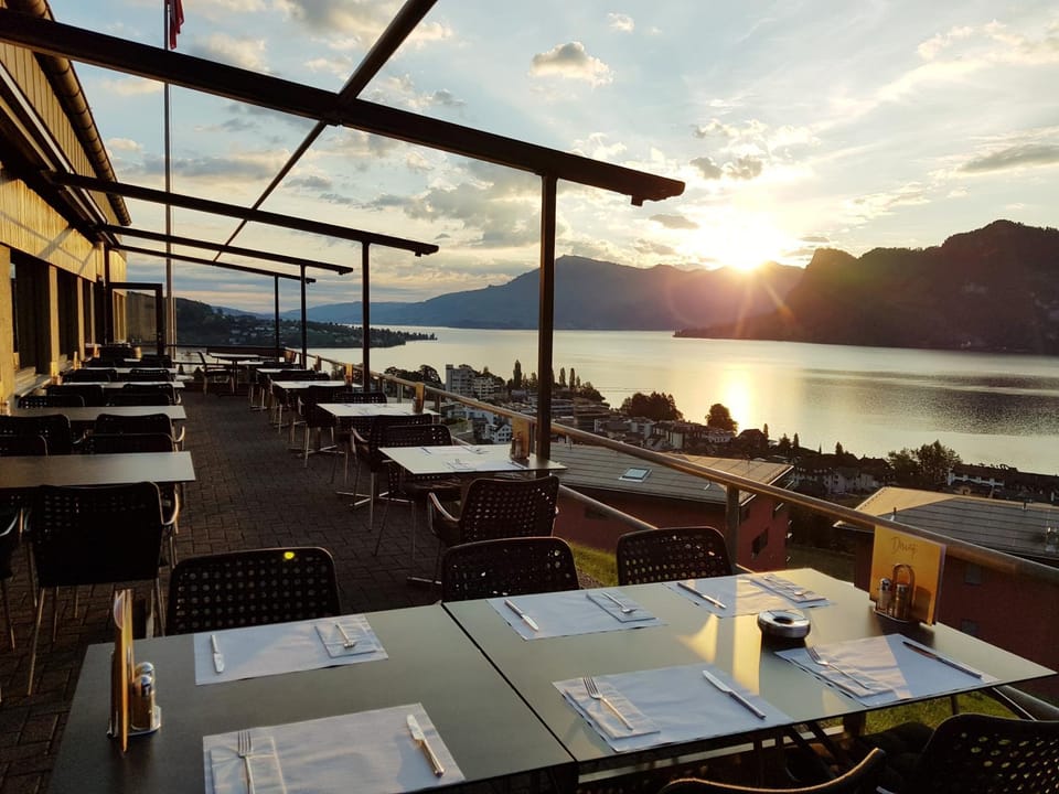 Restaurant/places to eat, Balcony/Terrace, Sunrise