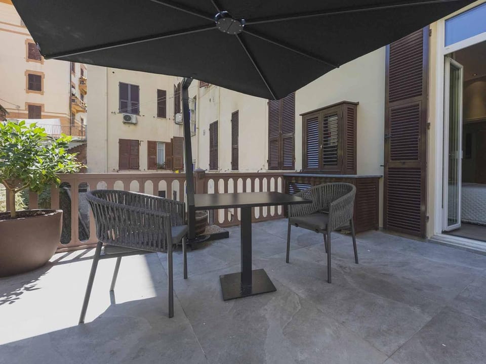 Property building, Balcony/Terrace