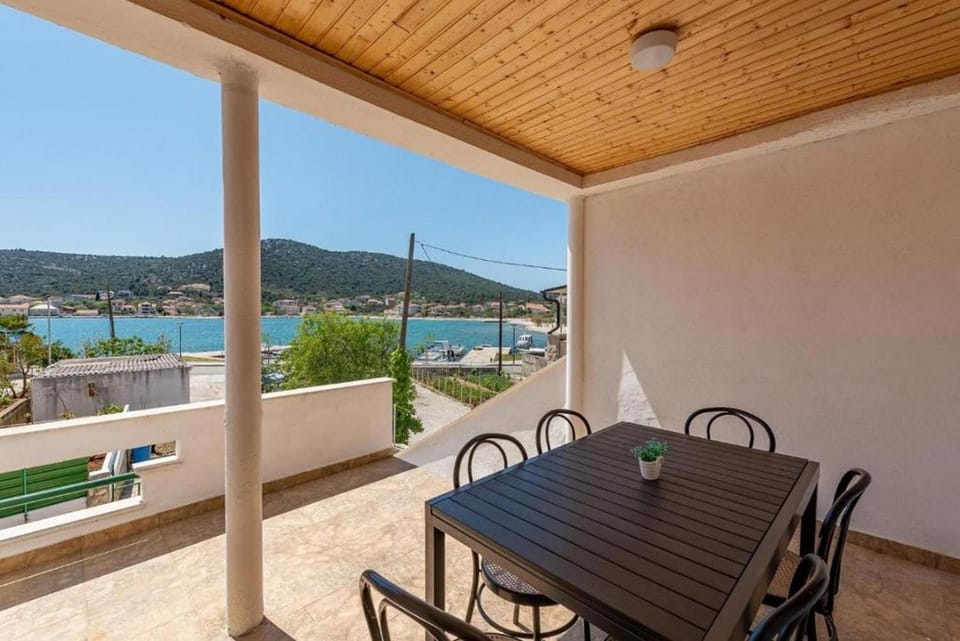 Property building, Balcony/Terrace