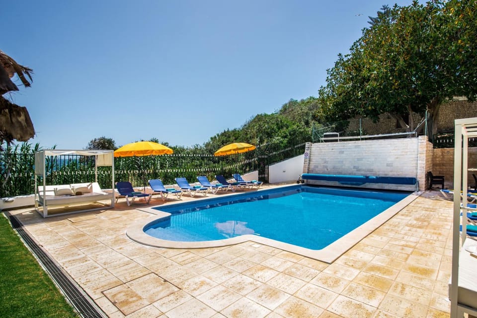 Swimming pool, Swimming pool