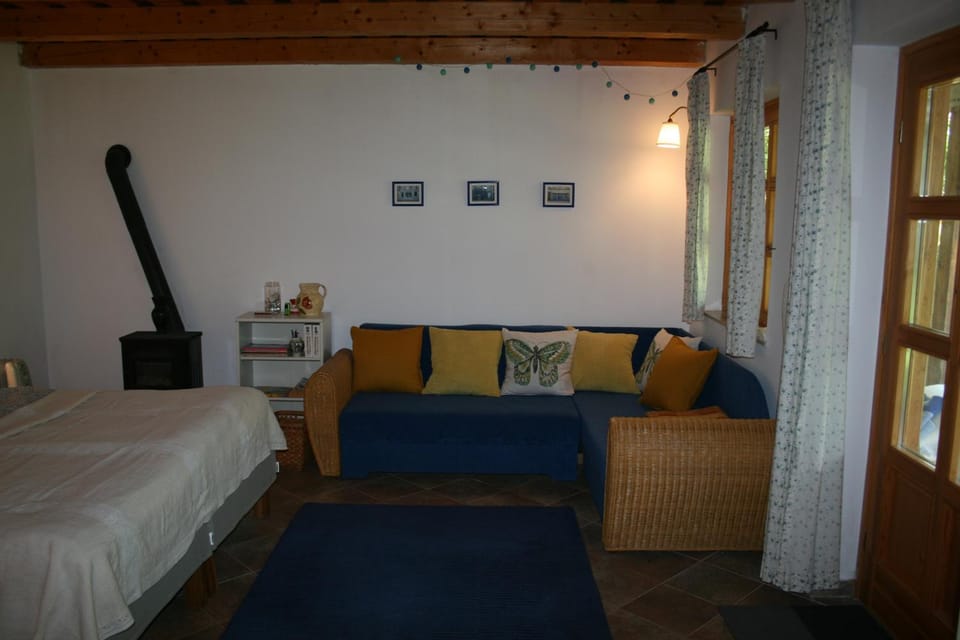 Bed, Seating area