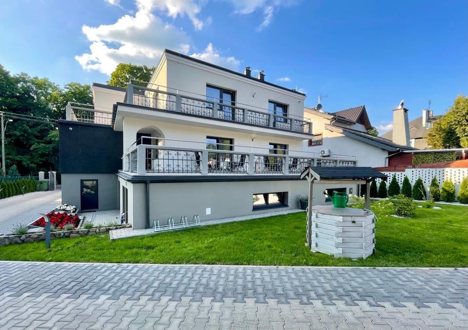 Property building, Garden