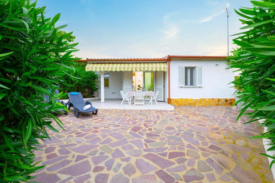 Villetta Ichnos House in Sardinia