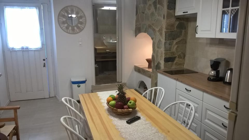 Eleni's traditional house Apartment in Milos