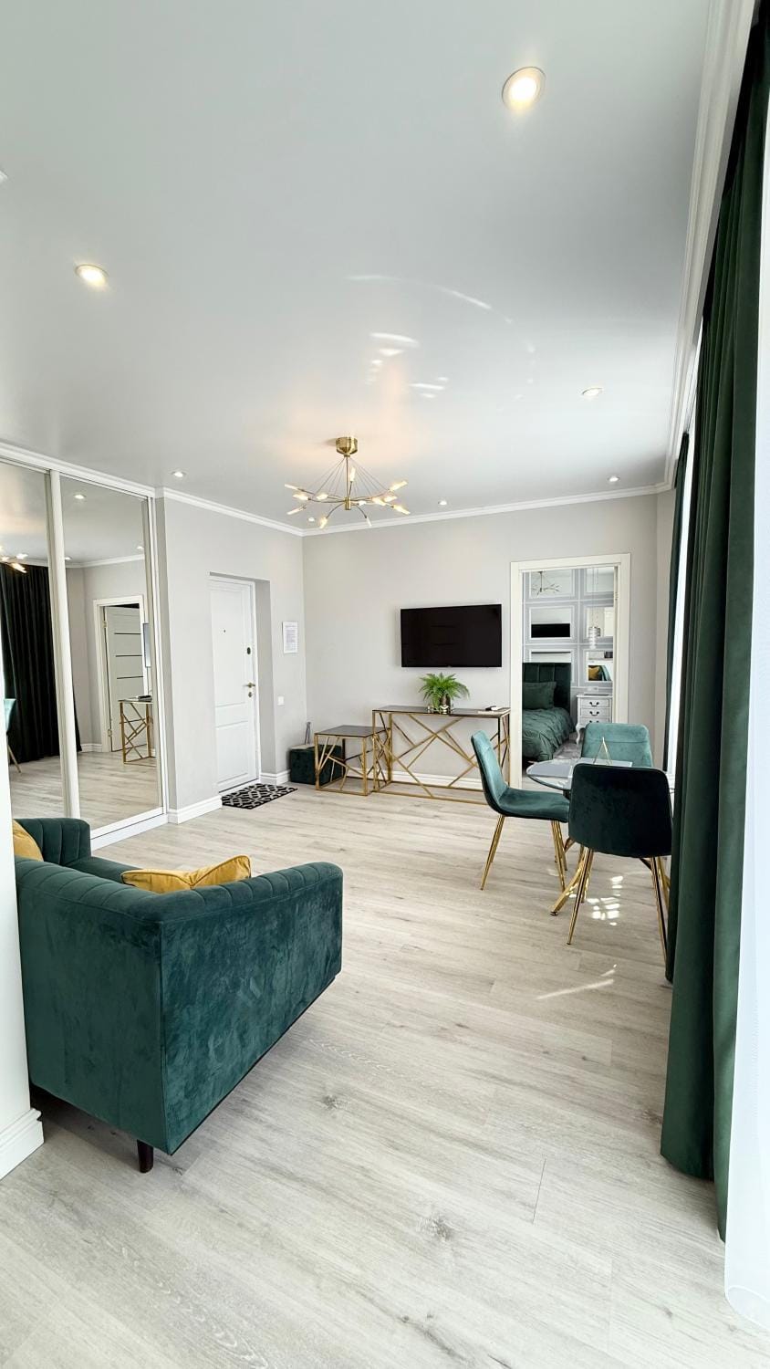 Luxury Emerald Apartments Apartment in Ukraine