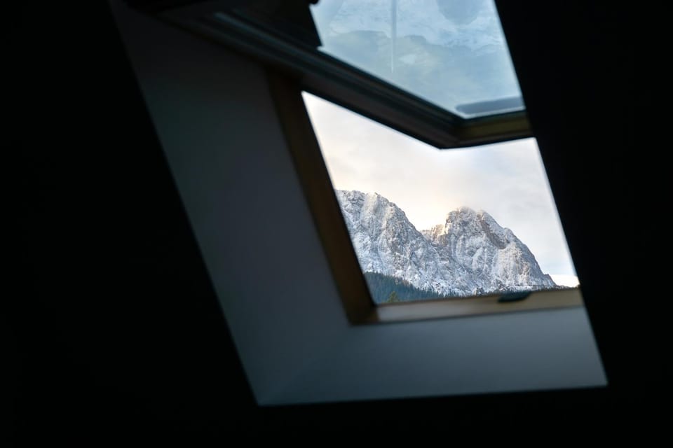 Nearby landmark, Winter, Bedroom, Mountain view