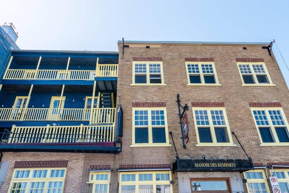 North House - Modern Meets Rustic- 2 Bedroom in Old Quebec Apartment in Quebec City