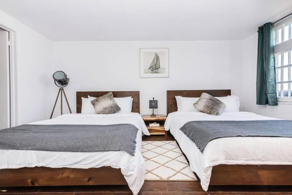 North House - Modern Meets Rustic- 2 Bedroom in Old Quebec Apartment in Quebec City