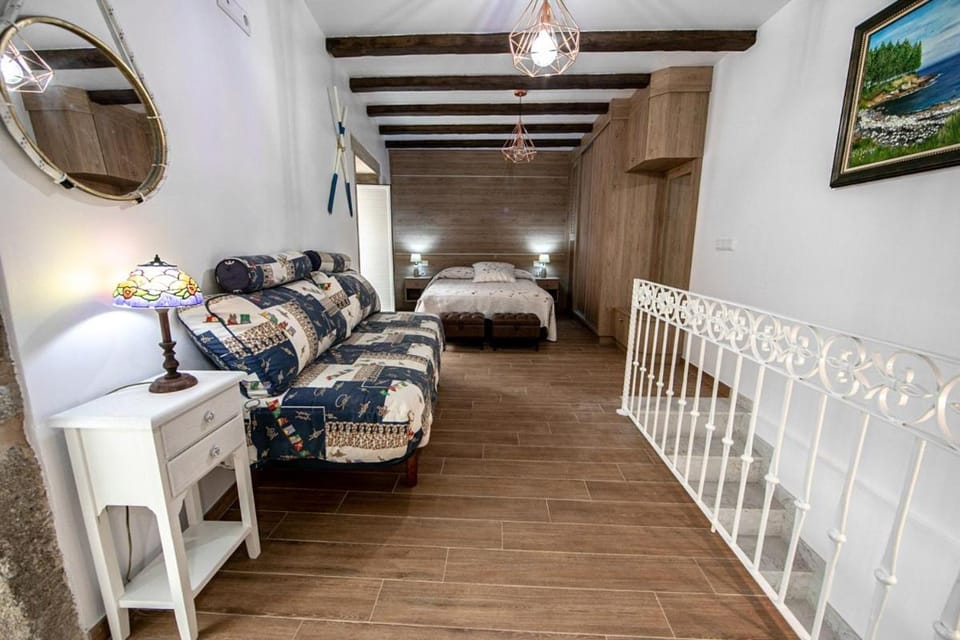 Casiña Branca House in Camariñas