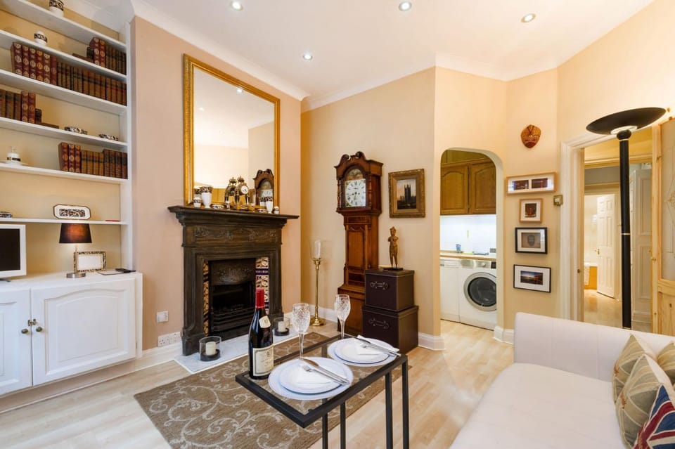 The Vintage - Fitzrovia - by Frankie Says Apartment in London Borough of Islington