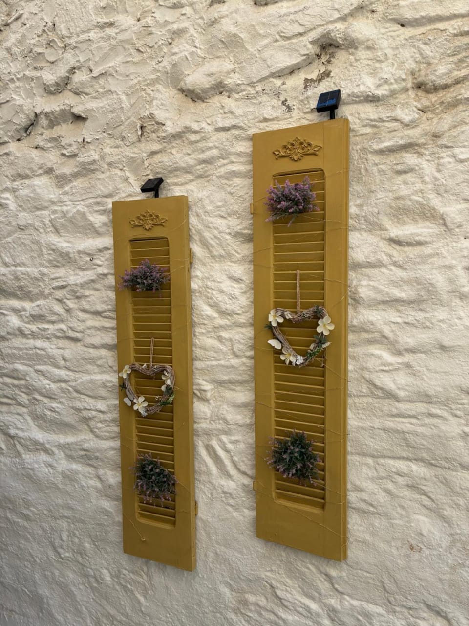 Facade/entrance, Decorative detail