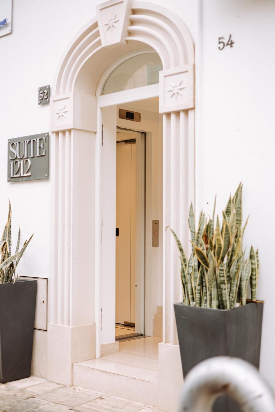 Facade/entrance