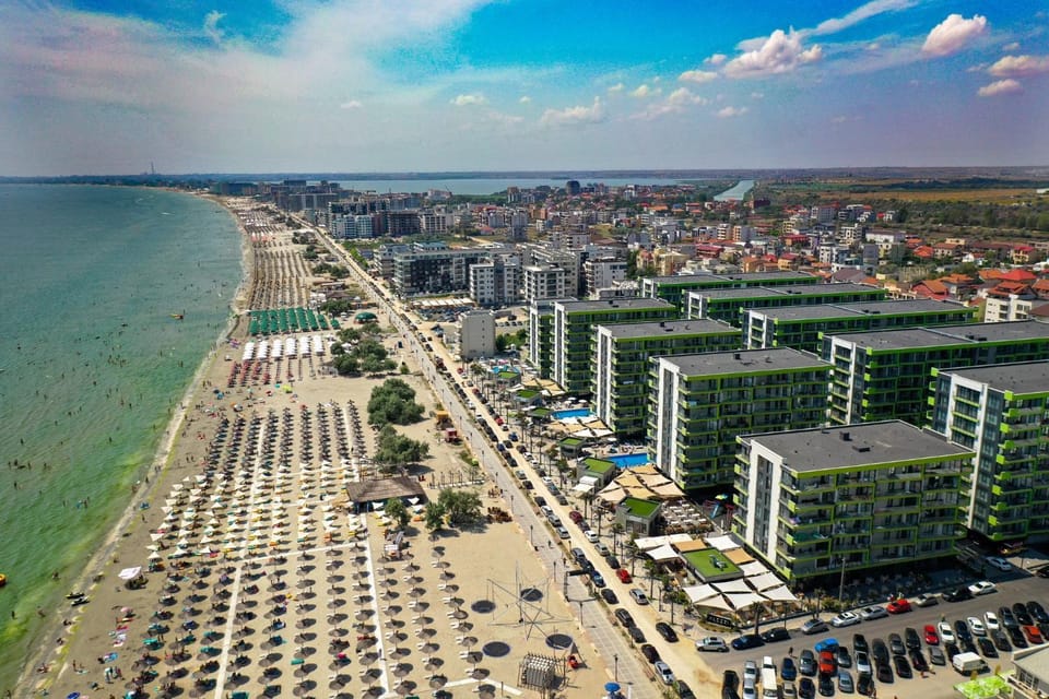 Property building, Neighbourhood, Bird's eye view, Summer, Beach, Sea view