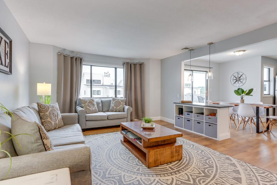 Walk to Shops & Lake: Pool-View Osage Beach Unit House in Osage Beach