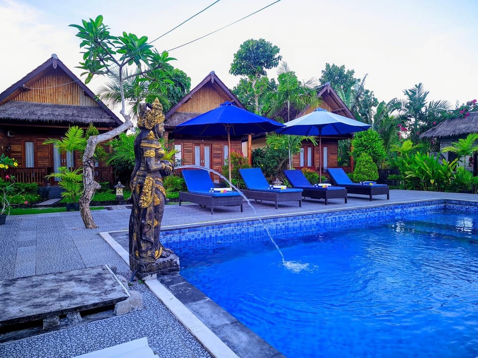 Property building, Garden view, Swimming pool, sunbed