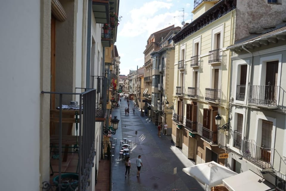 Neighbourhood, Street view