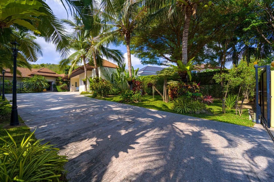6 Bedroom Luxury Villa on Golf Course PH125 Villa in Hua Hin District