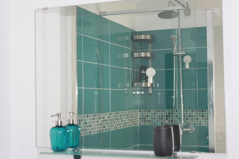 STUDIO TURQUOISE Victoria Apartment in Bucharest
